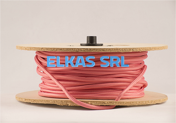 Nuestros cables cuentan con certificación. Además cuentan con un proceso de pegado que evita que se despelucen en su armado.